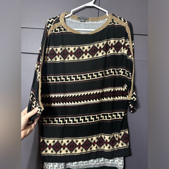 Women’s Large Half Sleeve Aztec Blouse - Picture 2 of 6